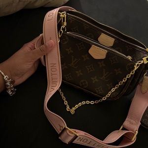 Louis Vuitton multi pochette